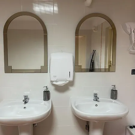 Hostel House Of Binici Warschau